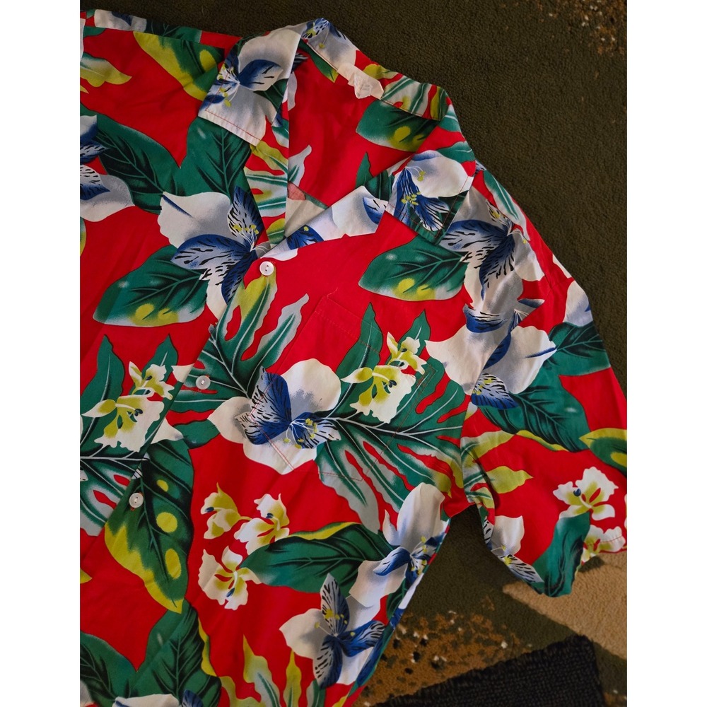 Vintage Made in Hawaii Mens Red Tropical Floral Aloha Shirt Large Short Sleeve